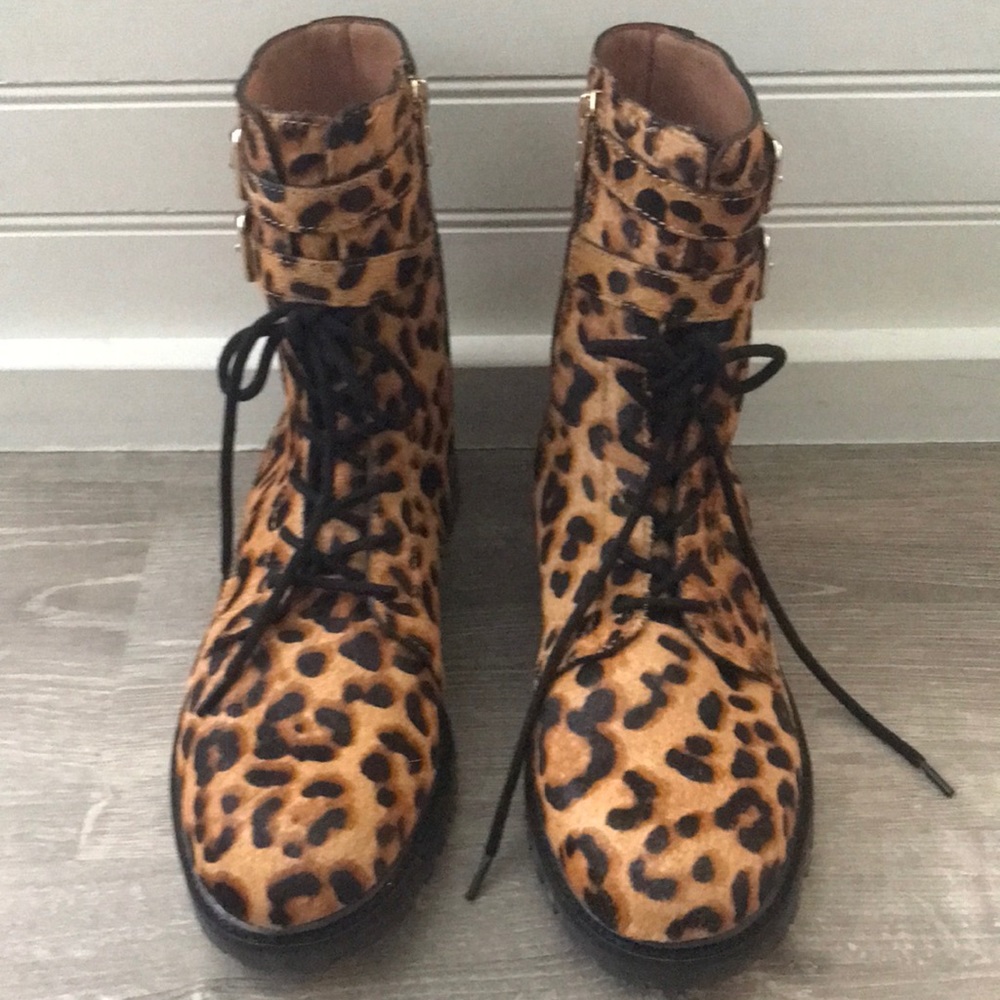 NWOB Gianni Bini Leopard-Print chunky boot